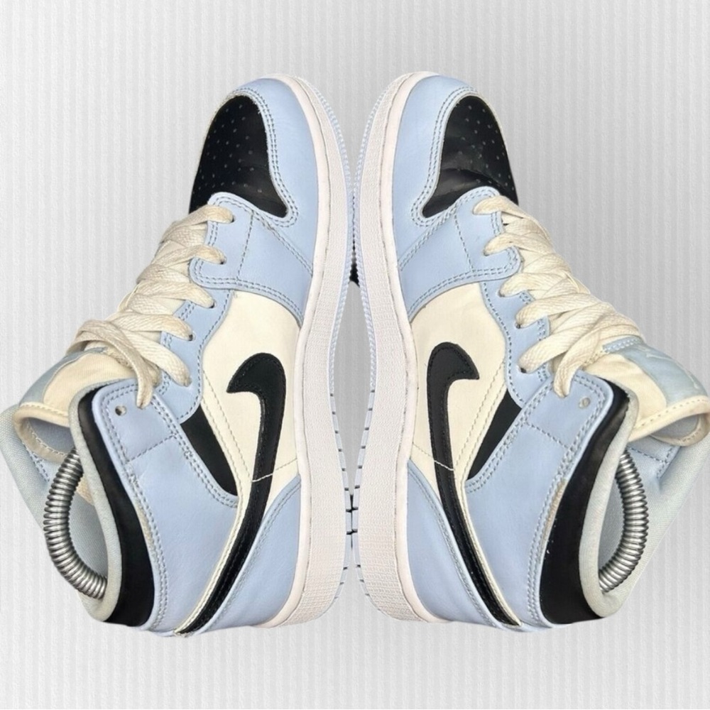 Nike Air Jordan 1 Low Baby Blue Black Cream | Size 5.5Y/7W - Picture 4 of 13